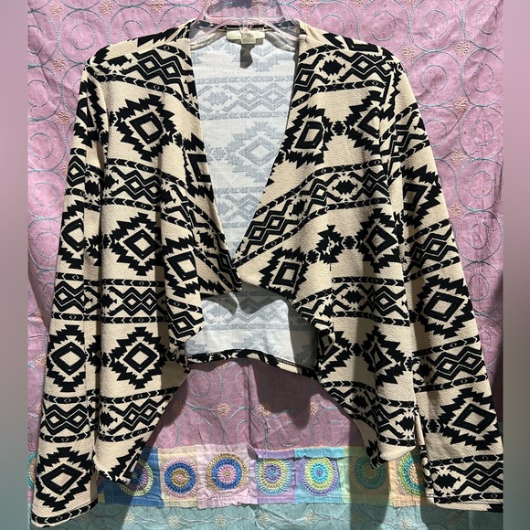 A3 Design Aztec Cardigan - Picture 1 of 4